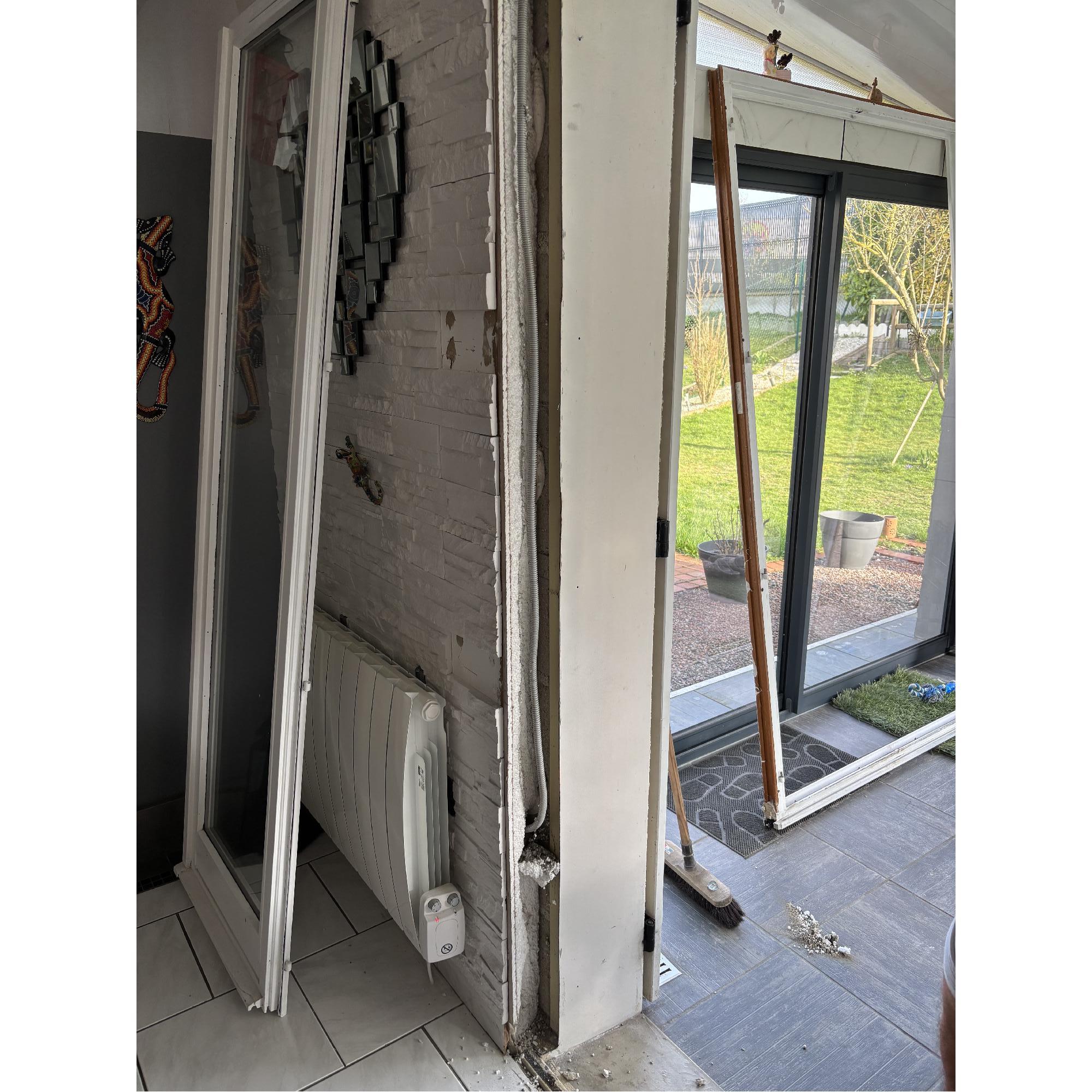 photo-Bruno installe sa porte-fenêtre sur mesure avec succès