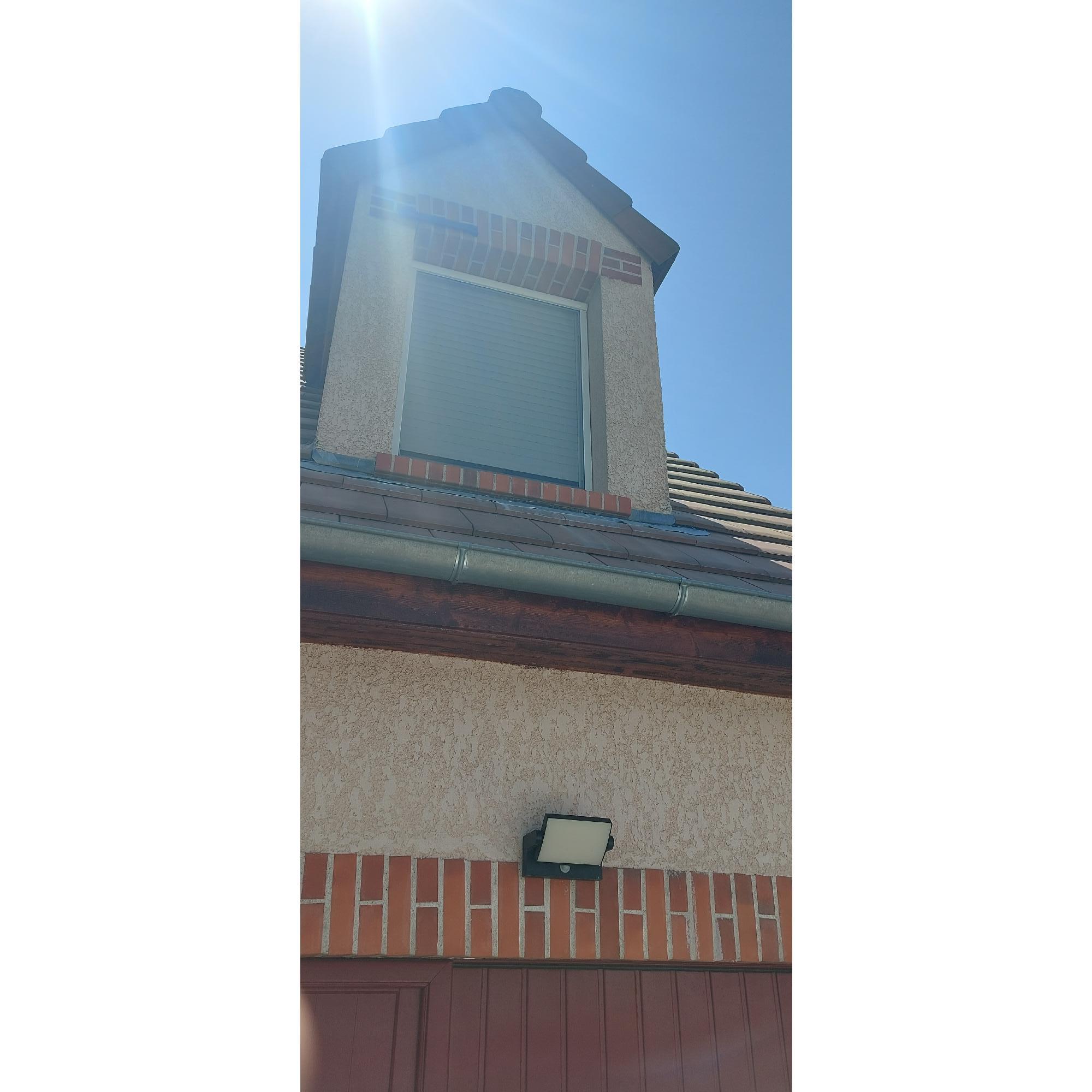 photo-Volets roulants solaires avec moustiquaire : découvrez la réalisation sur mesure de Ludovic