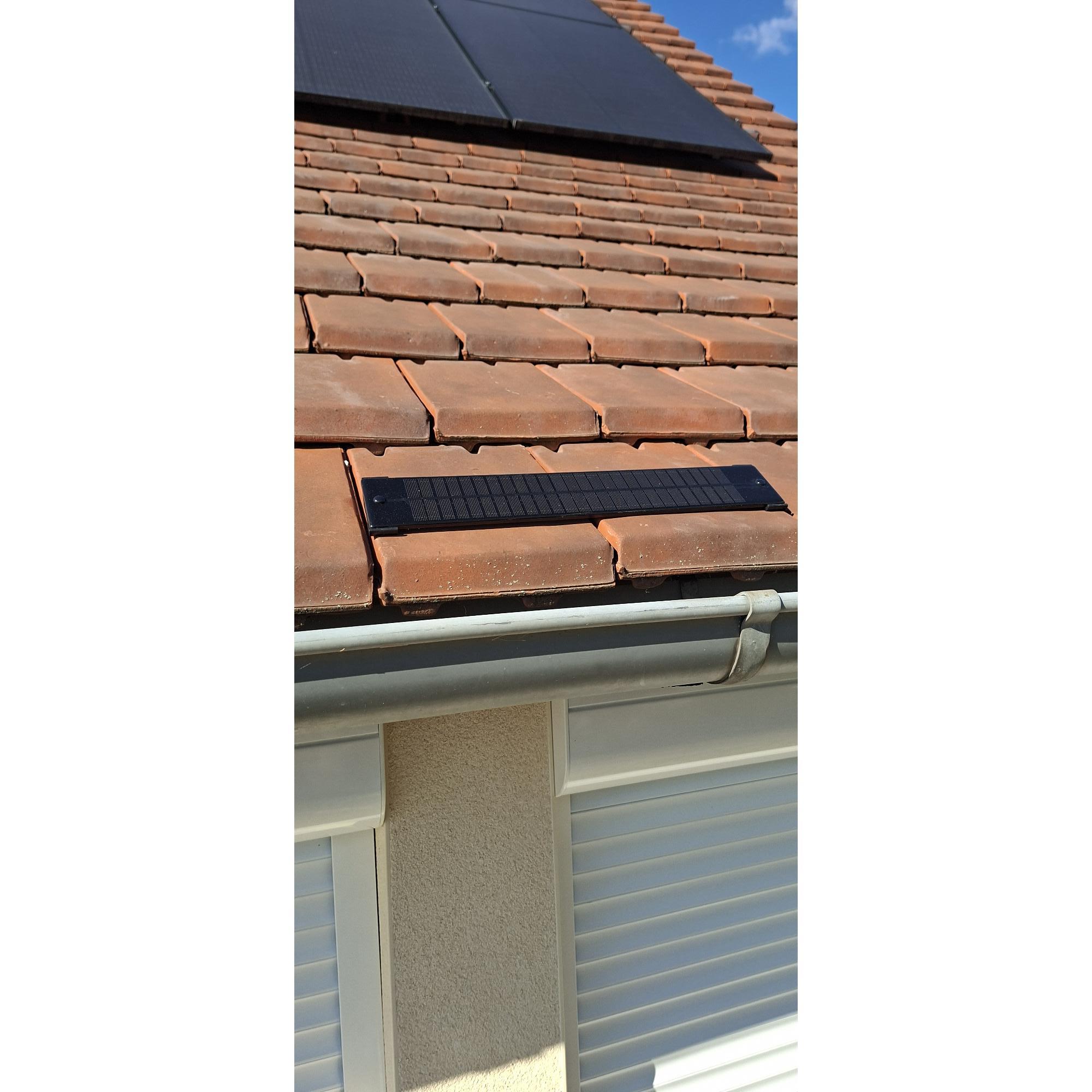 photo-Nicolas nous montre sa réalisation de volet roulant solaire