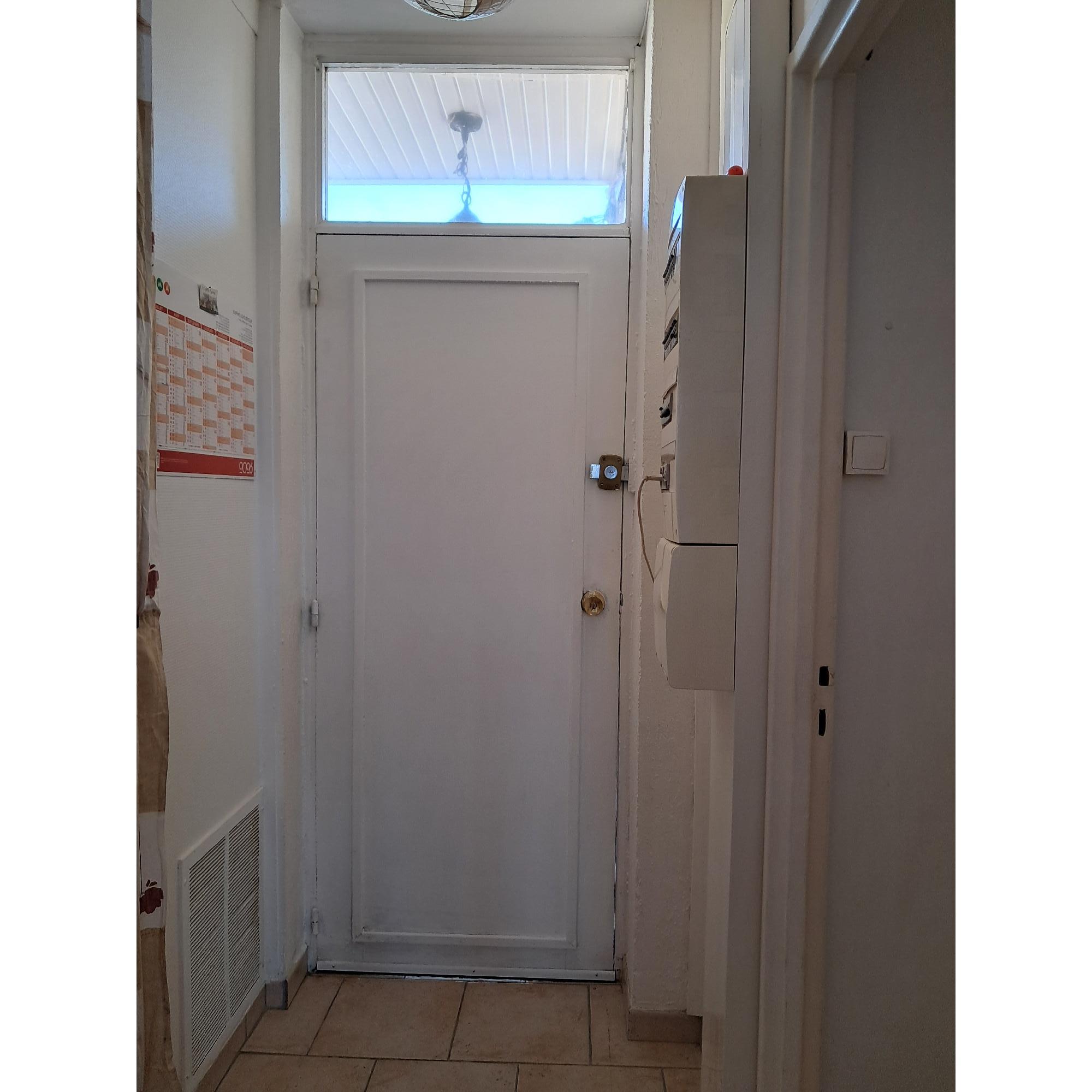 photo-Dominique choisit VoletShop pour sa porte d’entrée