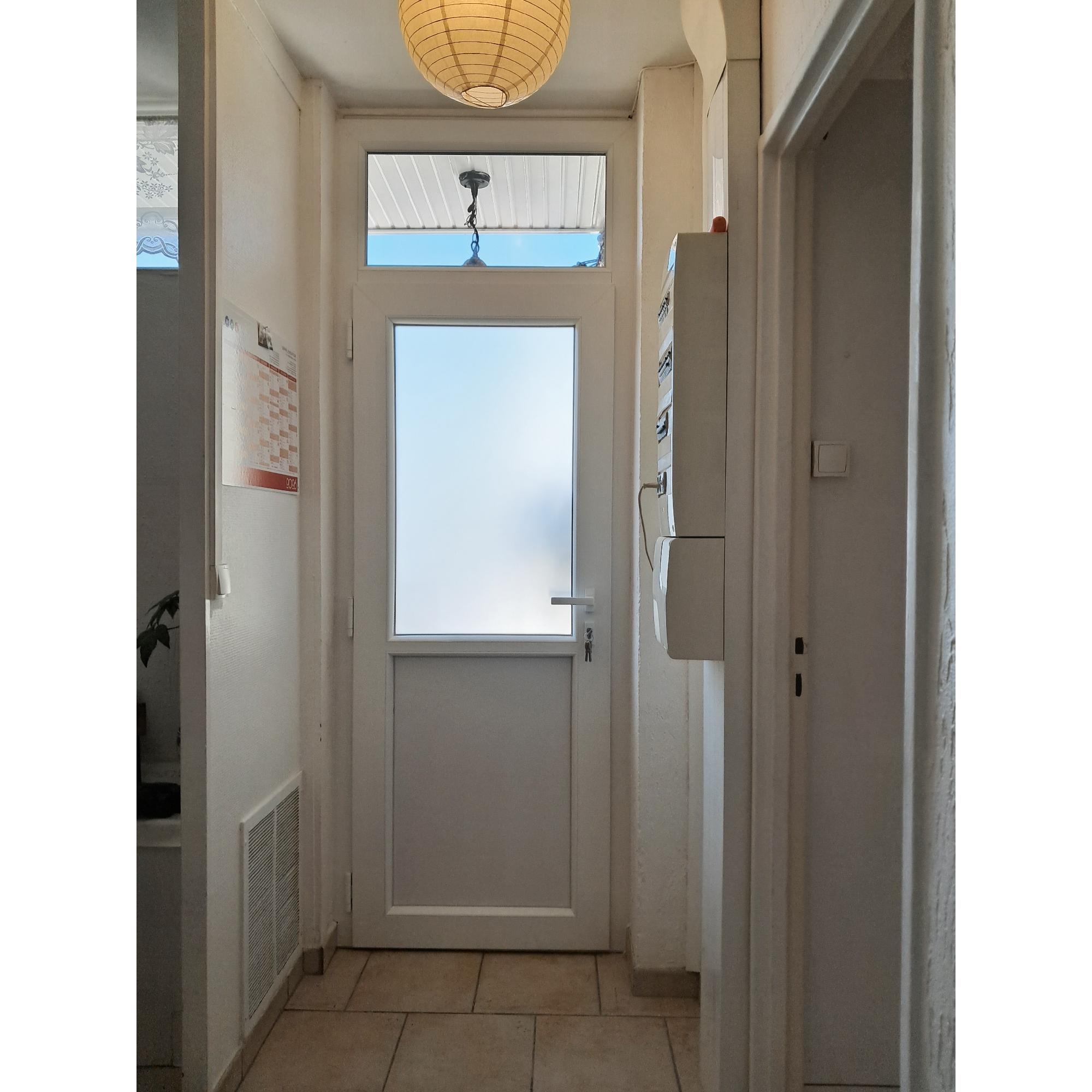 photo-Dominique choisit VoletShop pour sa porte d’entrée