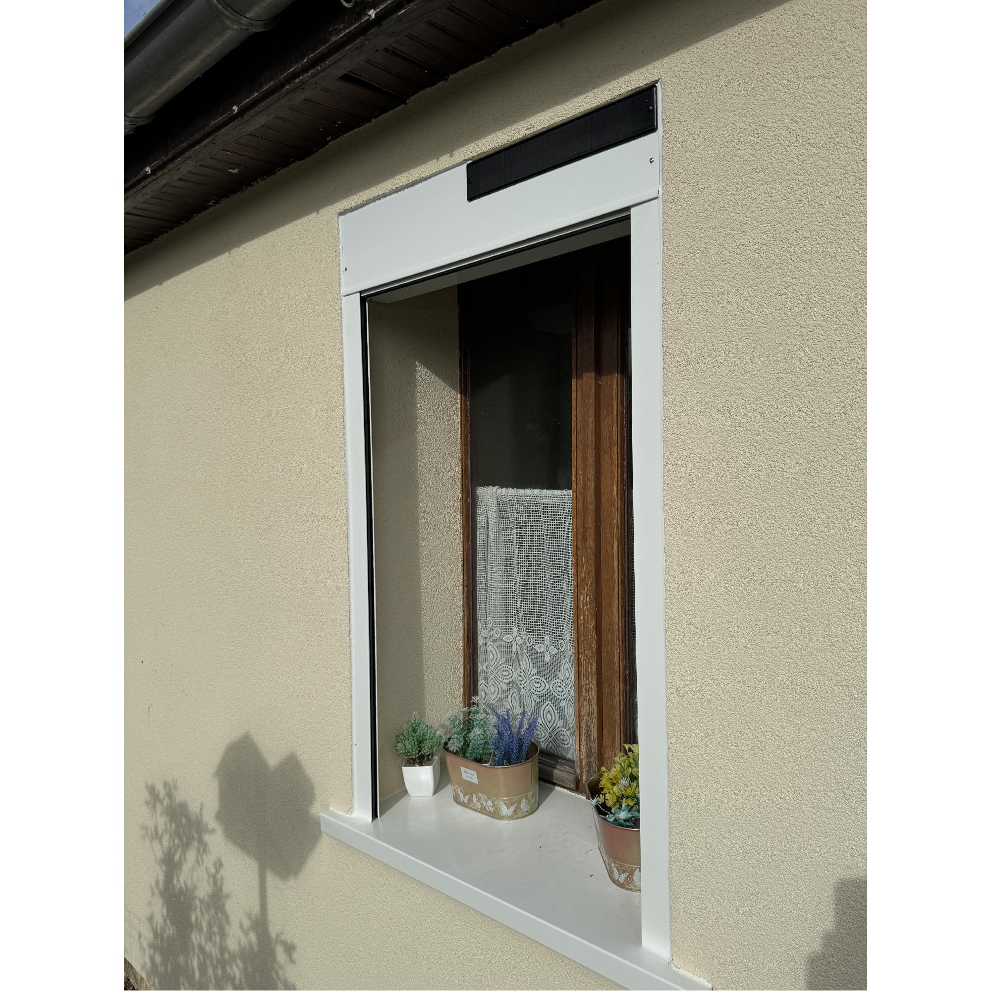 photo-Steven installe un volet roulant solaire Somfy avec VoletShop